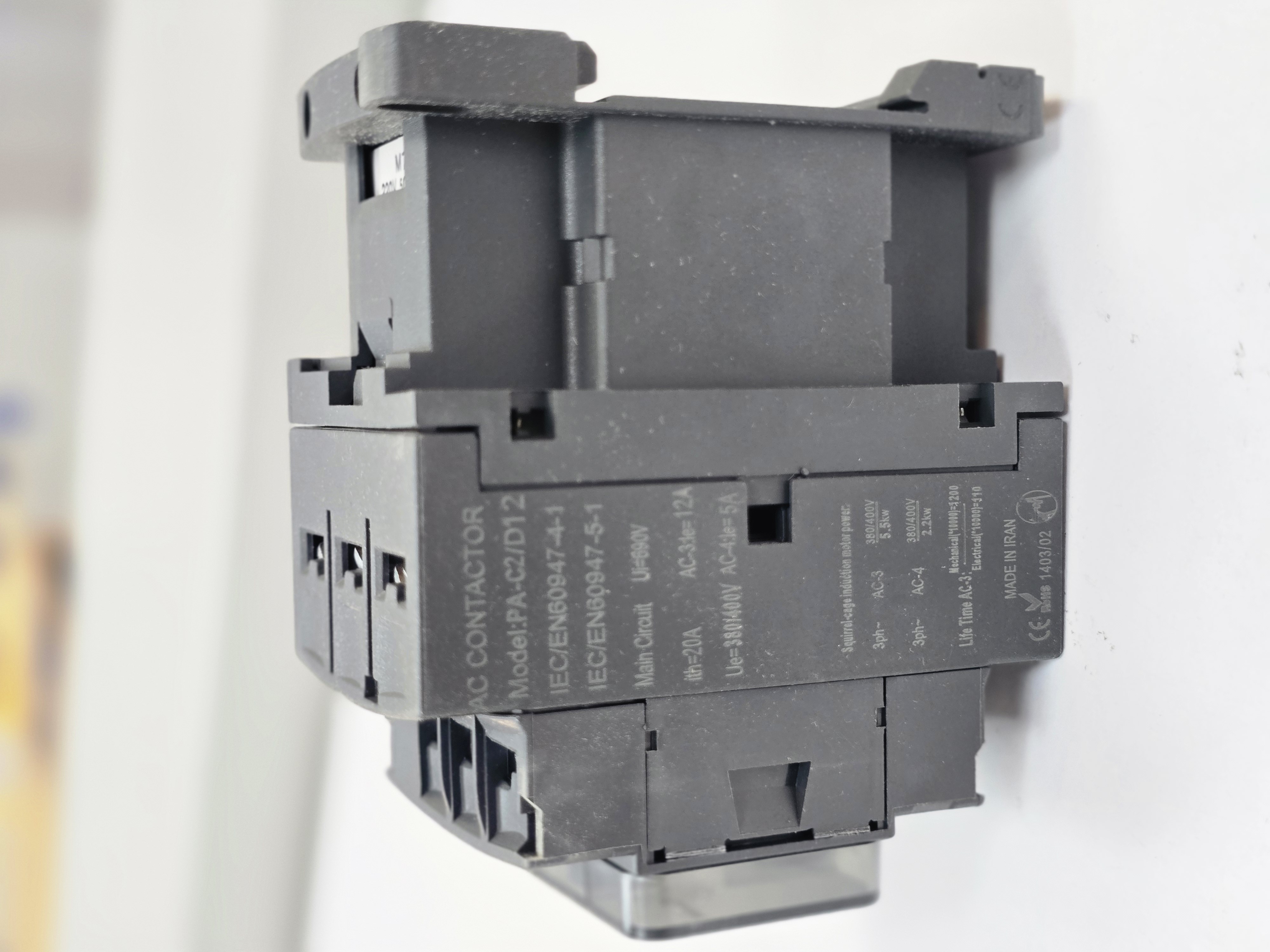 کنتاکتور صنعتی پارس اروند C2-D12