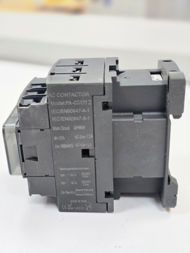 کنتاکتور صنعتی پارس اروند C2-D12
